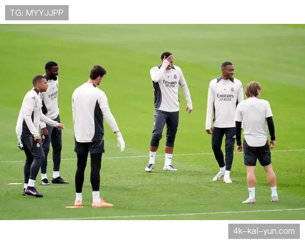 赛前最后训练开放，皇马全队状态轻松